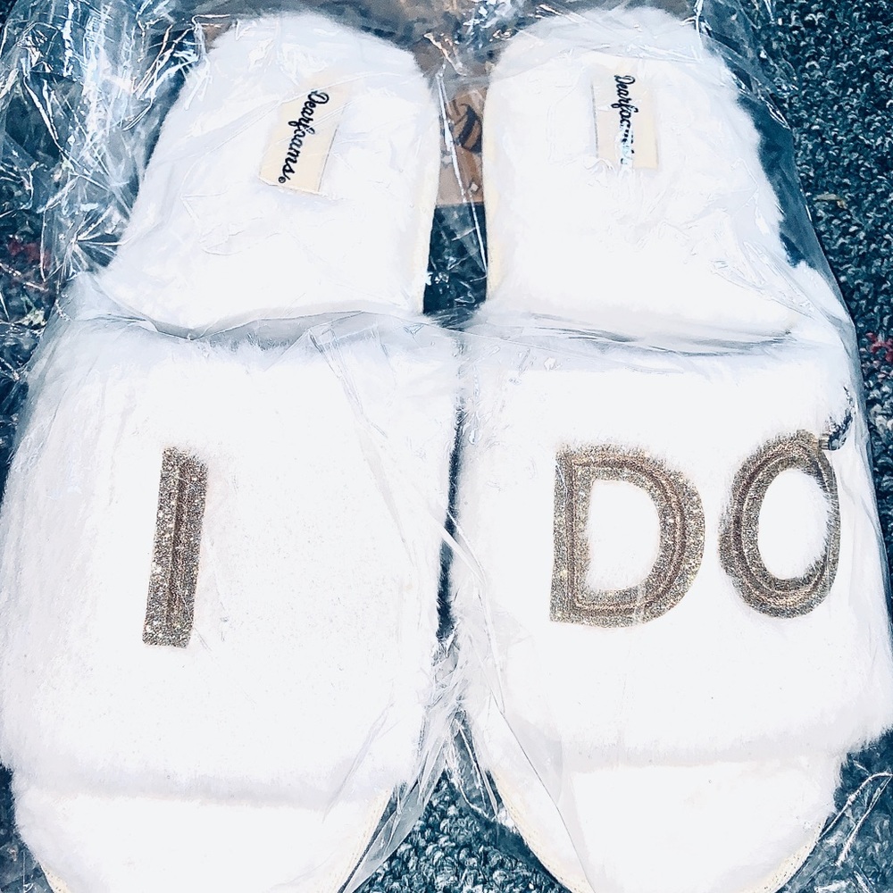 "I Do!" Size 9-10 Dearfoam Slippers